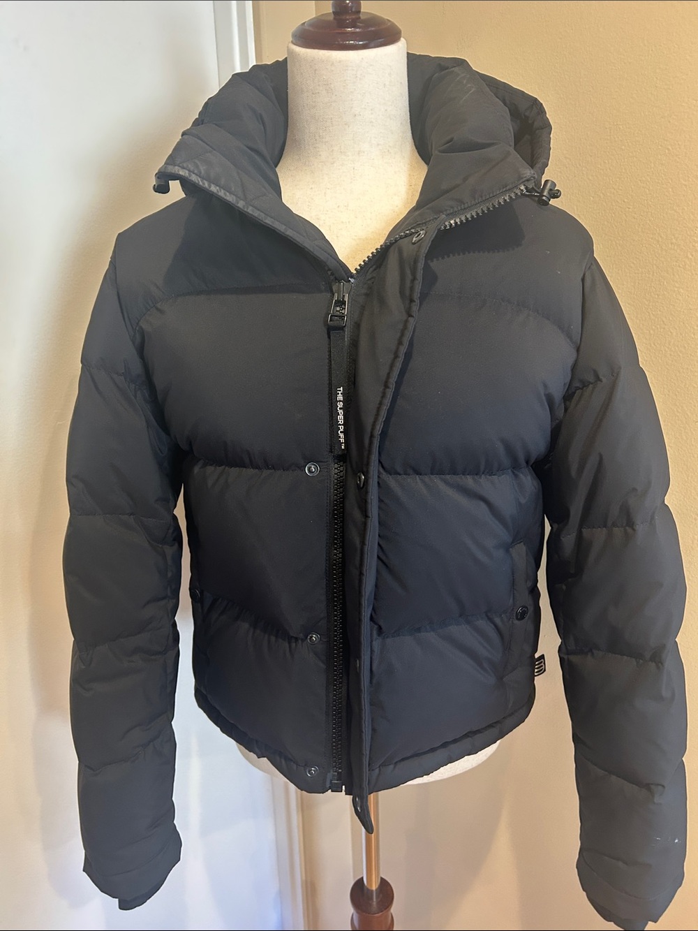 Aritzia Super Puff Black Jacket with Hood Sz S